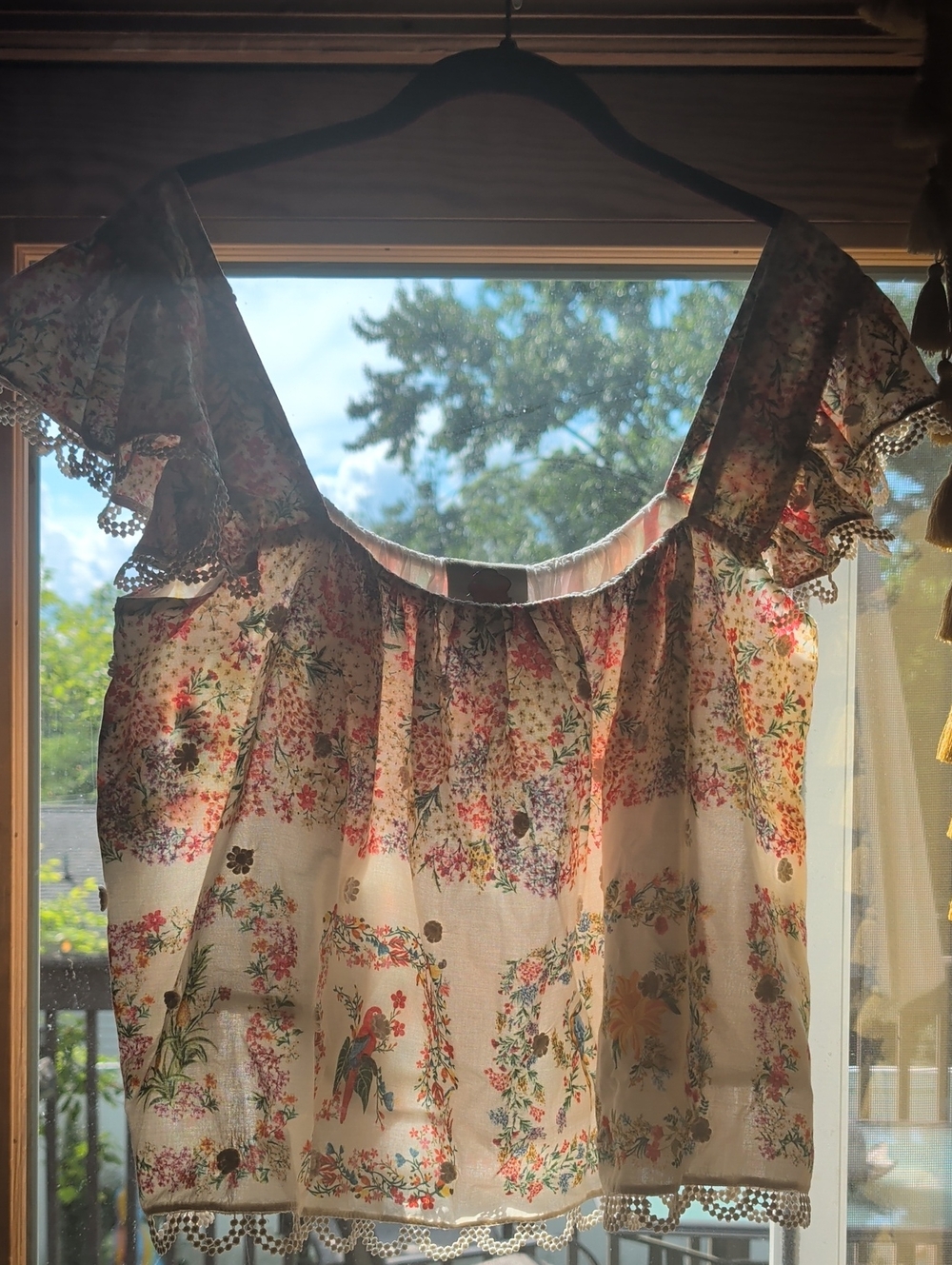 FARM Rio Cream Floral Crop Top with Multicolor Bouquet Print